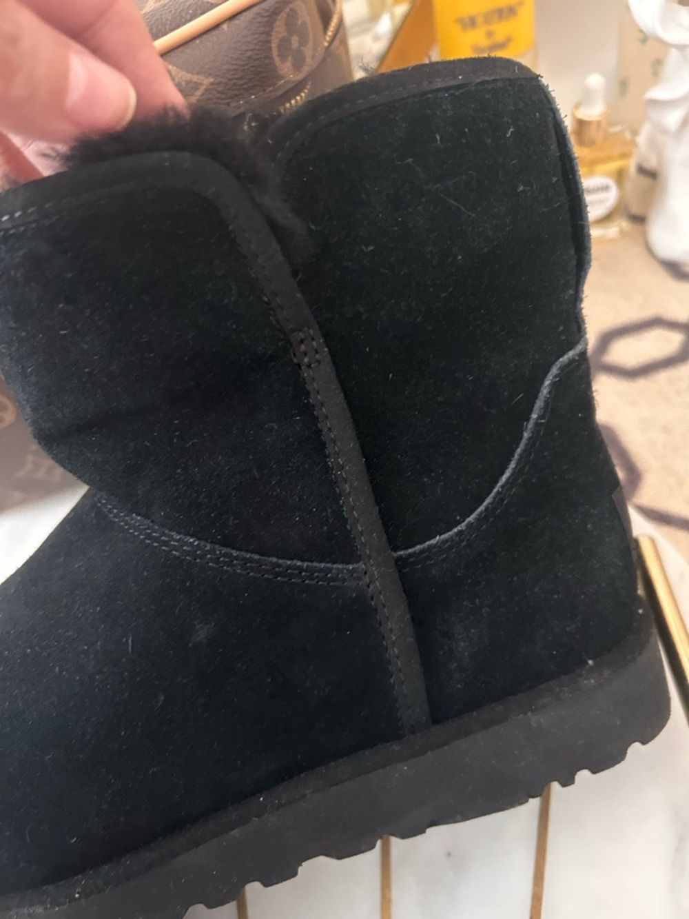UGG Black Boot size 8 good condition - Picture 7 of 12